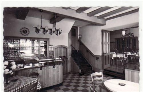 Bernkastel-Kues Berncastel - Kues mit Hotel " Graacher Tor ", Innenansicht ungelaufen Gute Erhaltung.