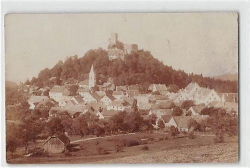 Falkenstein. Gesamtansicht mit Kirche und Burg gelaufen. Weiche Karte, leicht bügig, leicht fleckig, sonst gut erhalten