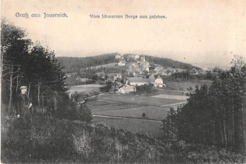 Gruß aus Jauernick. Gesamtansicht vom schwarzen Berge aus gesehen gelaufen. Leichter Schriftdurchdruck, leicht fleckig, sonst gut erhalten