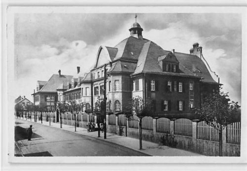 Neunkirchen an der Saar. St. Vincenz-Waisenhaus gelaufen. Leichter Stempeldurchdruck, Ecken mit Albumabdrücken, sonst gut erhalten