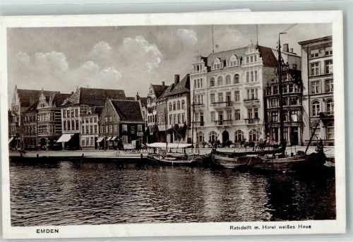 Emden Ratsdelft Hotel Weißes Haus Fischerkutter
