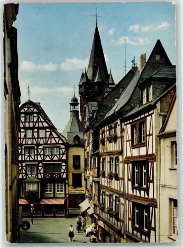 Bernkastel-Kues Römerstraße Kirche St. Michael Fachwerkhäuser