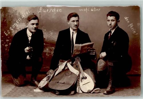 1925 - 1930 Wandervögel Lauten Atelierfoto AK