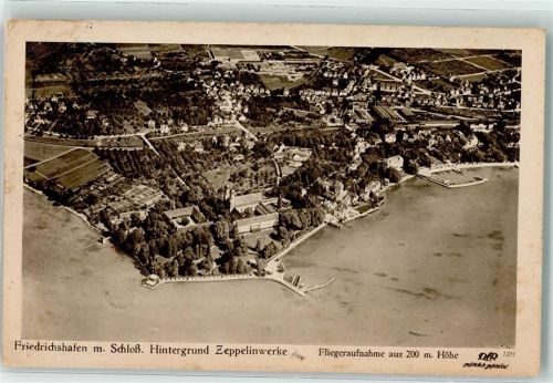 88045 W7990 Friedrichshafen - Fliegeraufnahme Schloss Hintergrund Zeppelinwerke