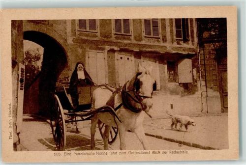 1918 WK I Eine franz. Nonne fährt zum Gottesdienst , Kutsche , Hund AK