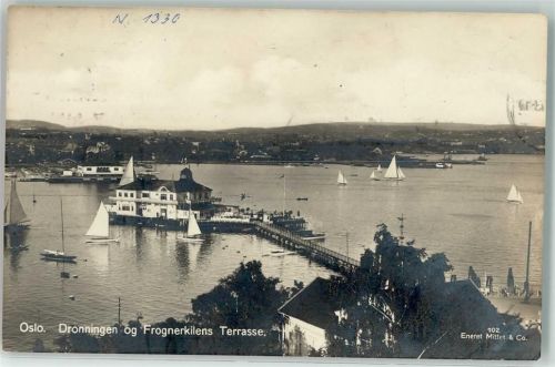 Oslo Dronningen og Frognerkilens Terrasse Brücke Segelboot