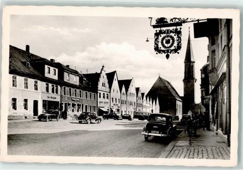 95478 W8584 Kemnath - Marktplatz mit Pfarrkirche und Stadttor Oldtimer Omnibus