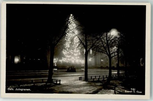 Oslo Julegranen Nacht Beleuchtung Baum
