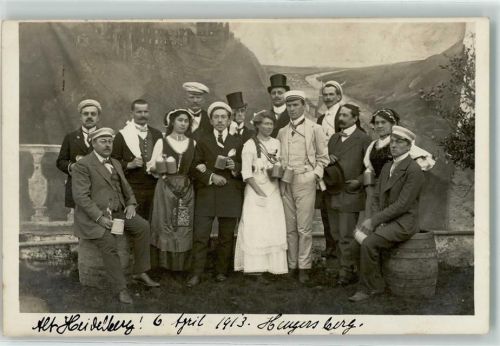 94491 W8355 Hengersberg b Deggendorf Privatfoto AK Theater 1913 Mann Frau Bier Krug Tracht Kostüme