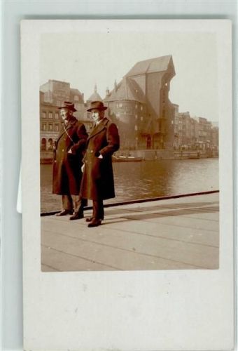 Danzig Männer Mantel Hut Fluss Turm