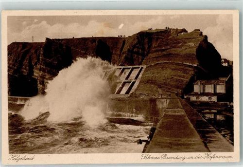 Helgoland 1928 Schwere Brandung an der Hafenmauer