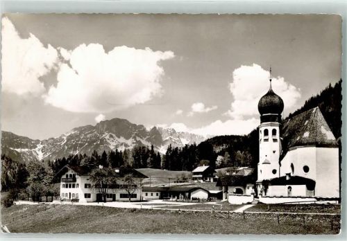 Au Untersberg Kirche Zur hl. Familie