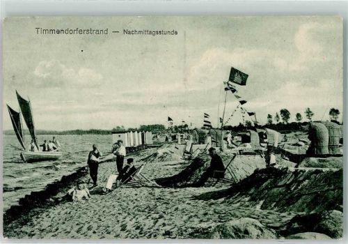 Timmendorfer Strand Sandburg Segelschiff Umkleidewagen Fahne