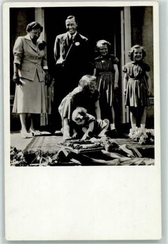 Königin Juliana Brinz Bernhard mit Kindern