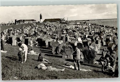 Büsum Strand Leuchtturm Strandkörbe