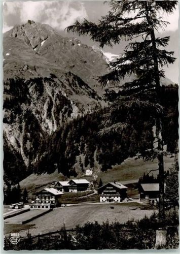 Arnig Gasthaus Taurer mit Kendelspitze