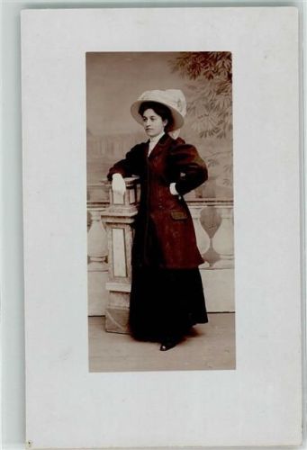 Frau