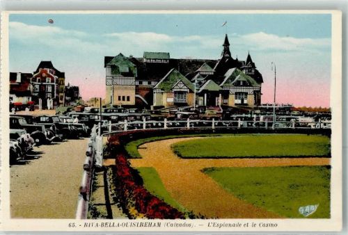 Ouistreham l`Esplanade et le Casino Oldtimer