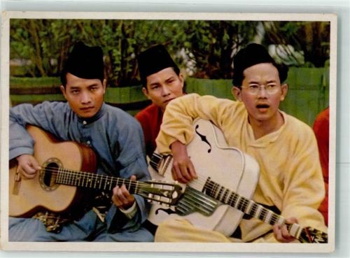 Kulturgruppe Die Jugend der Welt will Frieden Gitarren