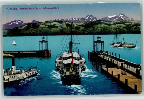 Friedrichshafen Hafenausfahrt Raddampfer