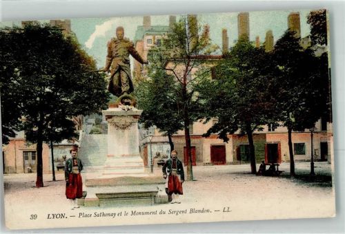 Lyon 1912 Place Sarhonay et le Monument du Sergent Blandon