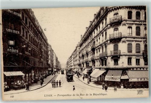 Lyon Perspective de la Rue de la Republique Tram Straßenbahn Cafe Riche