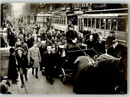 Ernst Thälmann begleiten Urne Genossen Julian Marchlewski Straßenbahn Kutschen VEB Nr.3