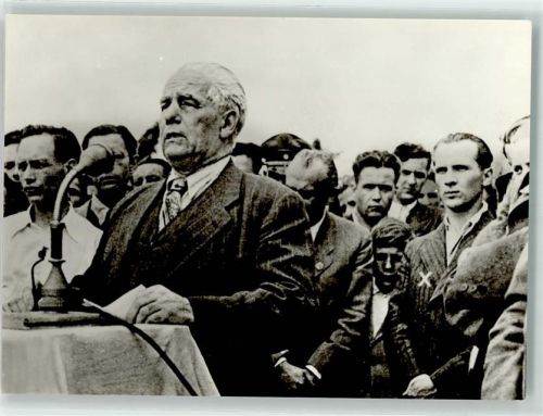 Brandenburg Abschlußkundgebung des I Parlaments der FDJ Erich Honecker Bild und Heimat Nr.8