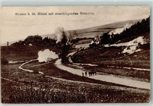 Saint-Mihiel 1917 Straße mit einschlagenden Granaten