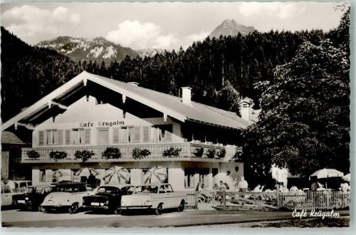 Krugalm Cafe Krugalm mit Oldtimern am Fuß des Wendelsteins