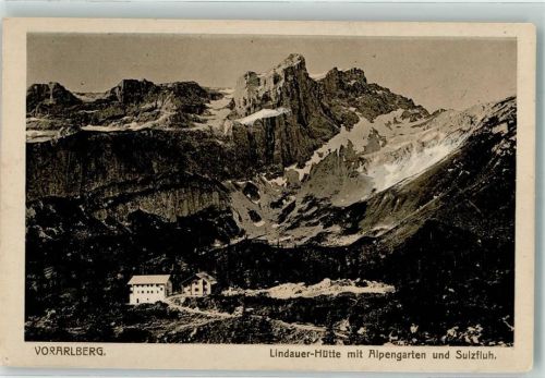 Lindauer Hütte mit Alpengarten und Sulzfluh