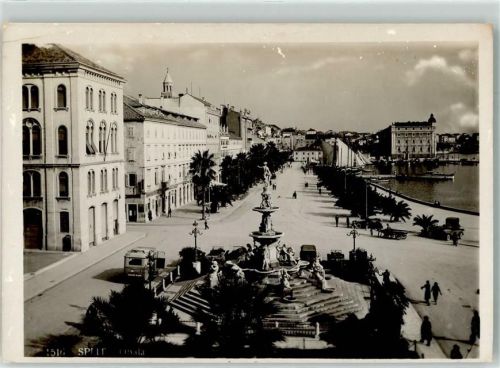 Split Denkmal Omnibus Straße Foto-AK