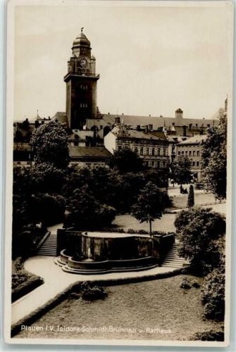Plauen Isidore-Schmidt-Brunnen mit Rathaus