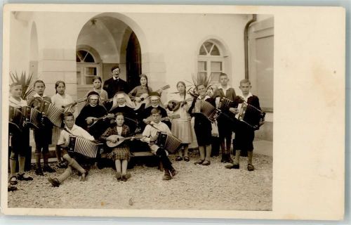 Nonnen Kinder Mandoline Gitarre