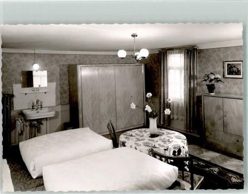 Spaichingen Hotel Osswald Zimmer Bett Schrank Tisch Blumen Wandbild Waschbecken Ort handschriftlich Foto Original aus Archiv eines Ansichtskartenverlags