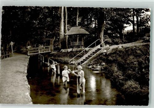Bad Malente-Gremsmühlen Kinder im Wassertretbecken Am Holm