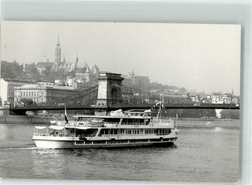 Budapest Binnenschiff auf der Donau Tancsics