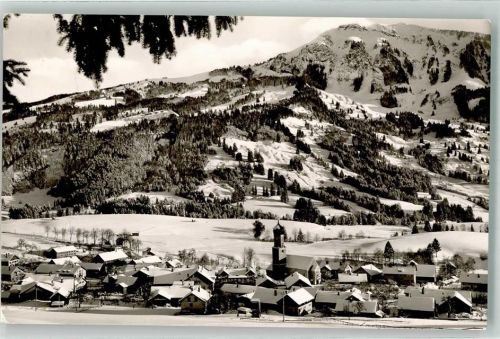 Rettenberg Wintersportplatz 806 m bayer. Allgäu Grünten 1743 m Winter Schnee Kirche