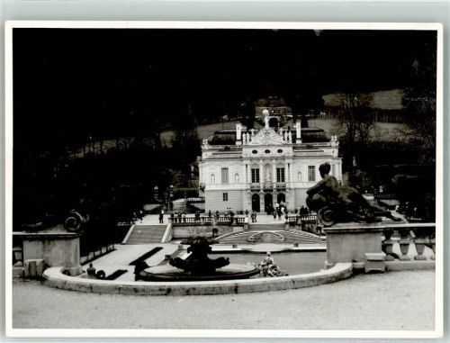 Linderhof Park und Freitreppe vor dem Schloss