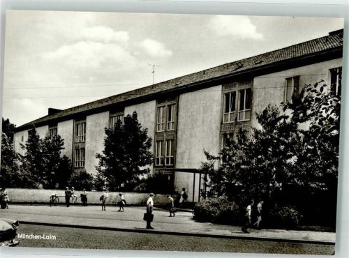 Laim Schule Kinder Straße Auto Fahrrad