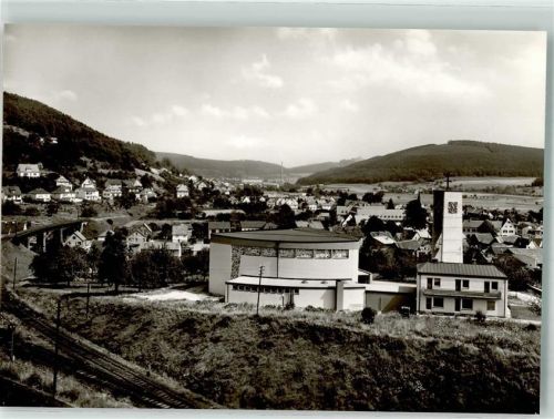 Höchst mit Kath. Kirche im Vordergrund