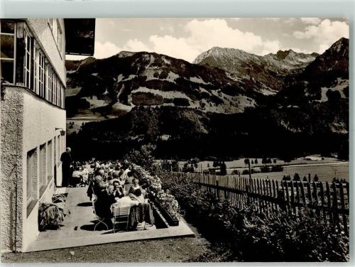 Maderhalm Cafe Pension Maderhalm Südterrasse mit Schnippenkopf Entschenkopf Nebelhorngruppe und Rubihorn