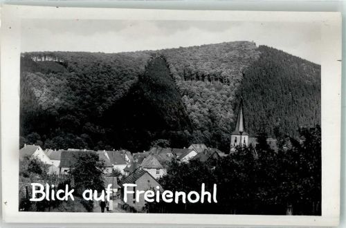 59872 W5778 Freienohl , Sauerl FOTO KEINE AK mit St. Nikolaus Kirche Foto Original aus Archiv eines Ansichtskartenverlags Ort handschriftlich