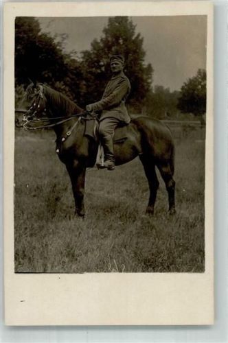 1916 Ein deutscher Kavallerist in Uniform hoch zu Pferde