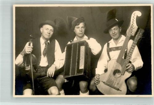 Musiker Tracht Geige Doppelhalsgitarre