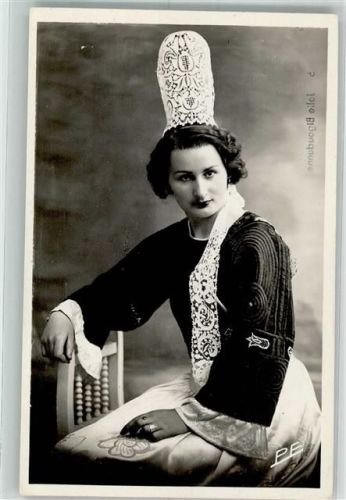 Schöne Bigoudenne