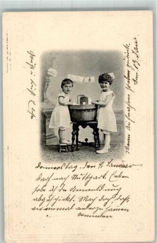 1902 Zwei Kinder mit einem großen Waschzuber zwischen sich Passepartout