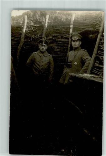 1917 Zwei deutsche Offiziere in Uniform im Graben Eisernes Kreuz Fotograf Weihmayr