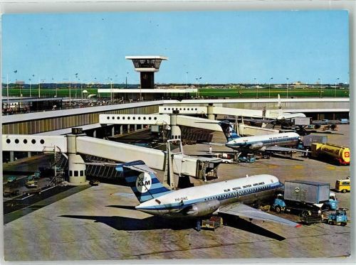 Schiphol Flugzeuge KLM Tanklaster Shell LKW Tower