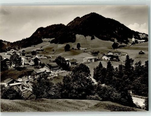 Tiefenbach mit Kirche St. Barbara und Ochsenkopf